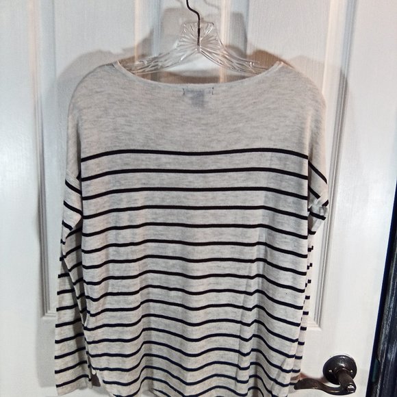 H & M Oversized Top - Picture 2 of 9